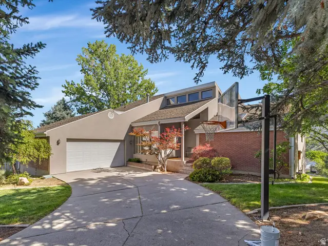 8903 S Cobble Crest Ln, Sandy, UT 84093 - #1