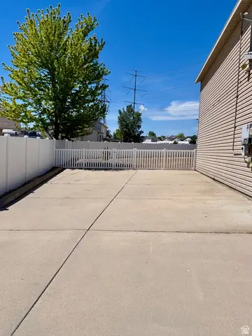 6712 S Early Dawn Dr, West Jordan, UT 84081 - #3