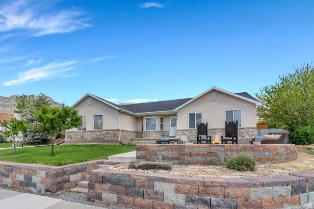 459 S Loader Ave E, Pleasant Grove, UT 84062 - #2