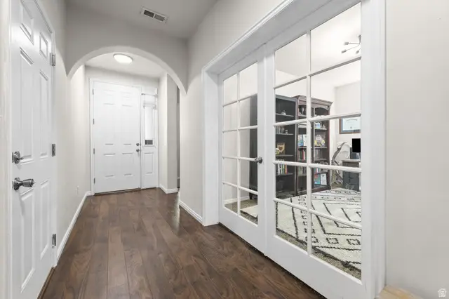 1077 N Bellingham Ct, North Salt Lake, UT 84054 - #2