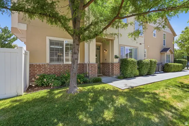 1138 N Kensington Dr, North Salt Lake, UT 84054 - #2