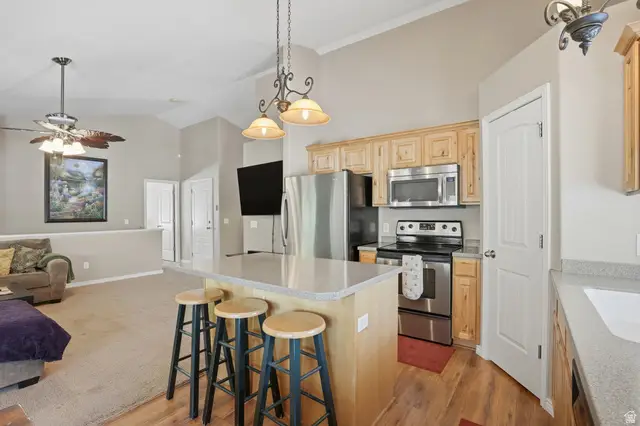 7063 W Dry Sycamore Ln, West Jordan, UT 84081 - #2