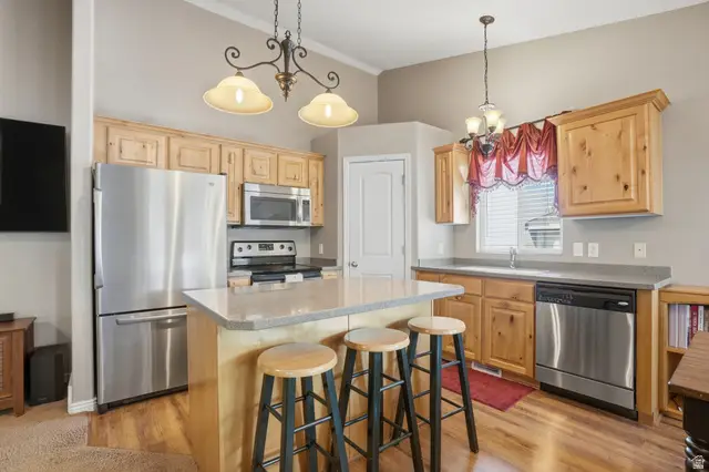 7063 W Dry Sycamore Ln, West Jordan, UT 84081 - #3