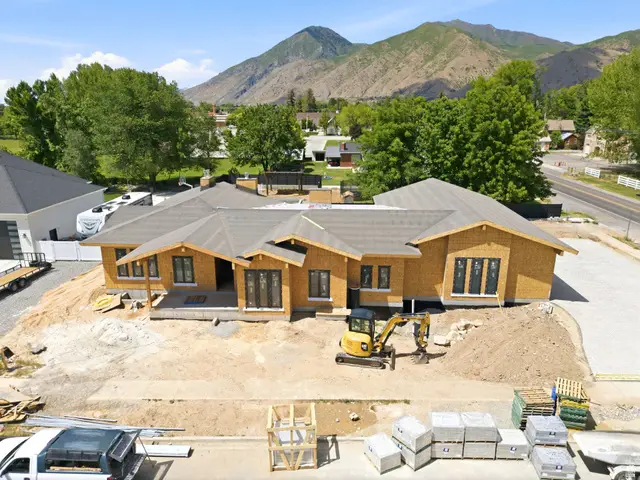 237 S Main St, Mapleton, UT 84664 - #1