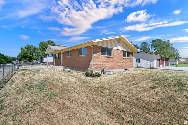 846 W 2400 N, Clinton, UT 84015 - #3