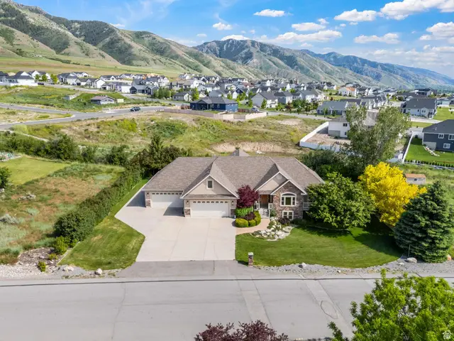 940 E Canyon Rd, Hyde Park, UT 84318 - #2