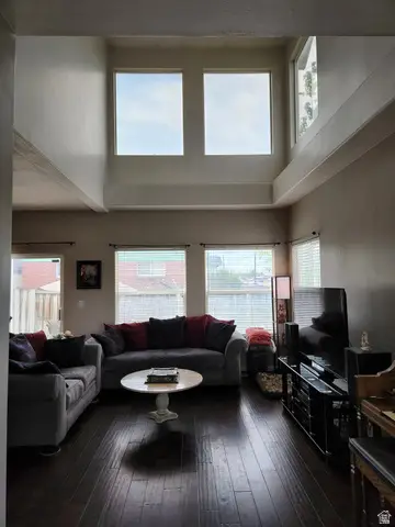 710 E Sandy Point Dr, Sandy, UT 84094 - #3