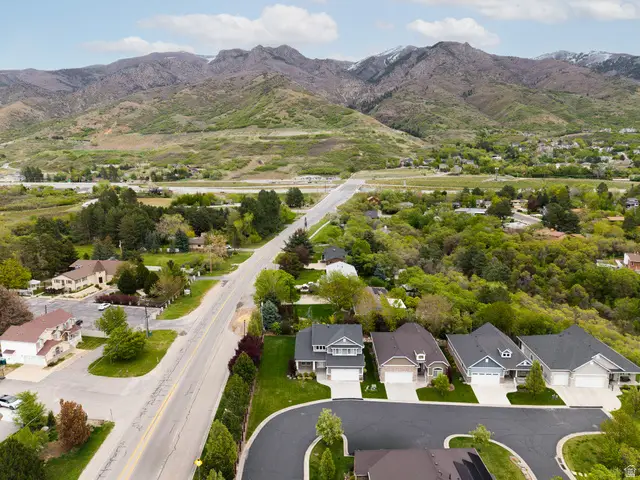 378 N Thurston Ln, Layton, UT 84040 - #3