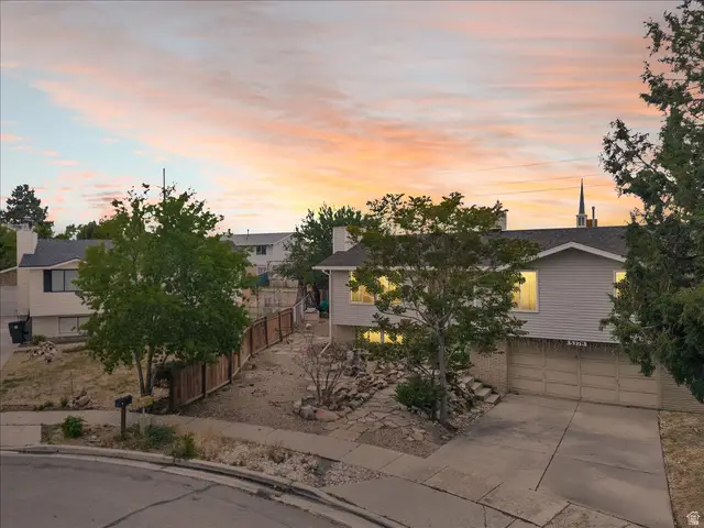 5378 W Silvertip Dr, West Valley City, UT 84118 - #3