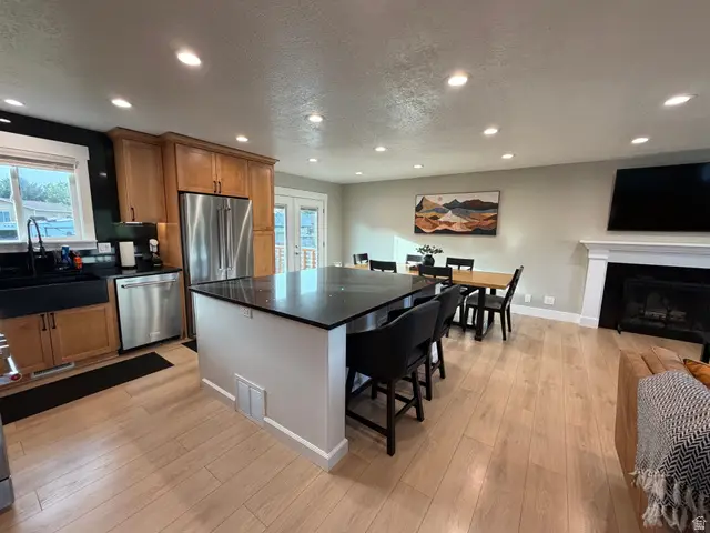 6278 S Hurstbourne Cir W, Taylorsville, UT 84129 - #3