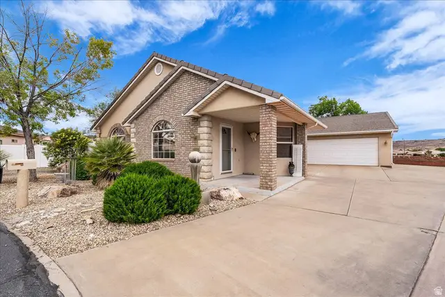 392 N Windsor Dr, Washington, UT 84780 - #1