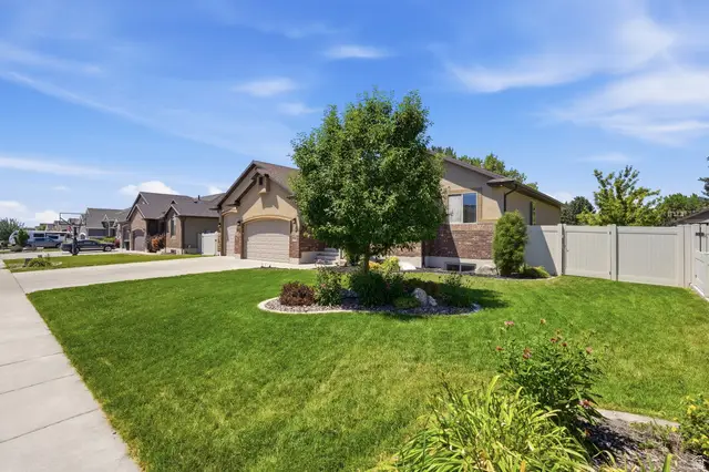 1302 W 2535 N, Clinton, UT 84015 - #3