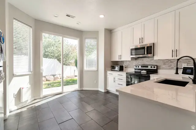 6607 S Cedar Hill Ct W, West Jordan, UT 84084 - #3