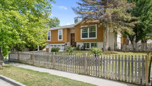 2809 W Gilbert Dr, Riverton, UT 84065 - #3