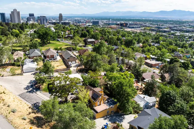 537 N Darwin St W, Salt Lake City, UT 84103 - #2