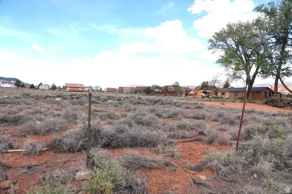391 N Center St, Torrey, UT 84775
