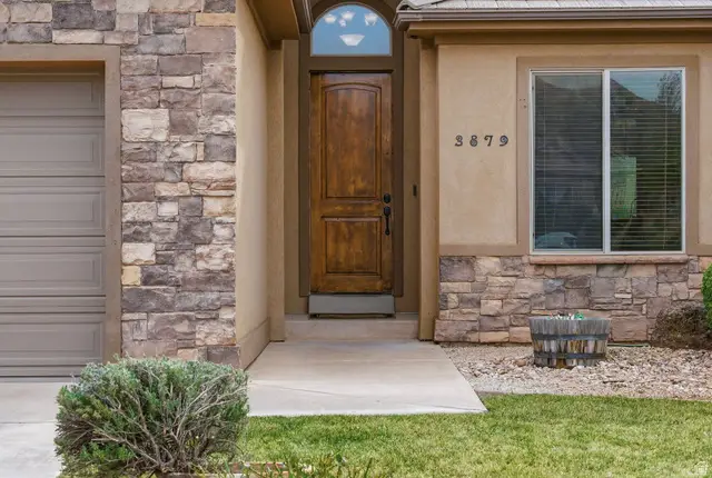 3879 London Ln, Santa Clara, UT 84765 - #3