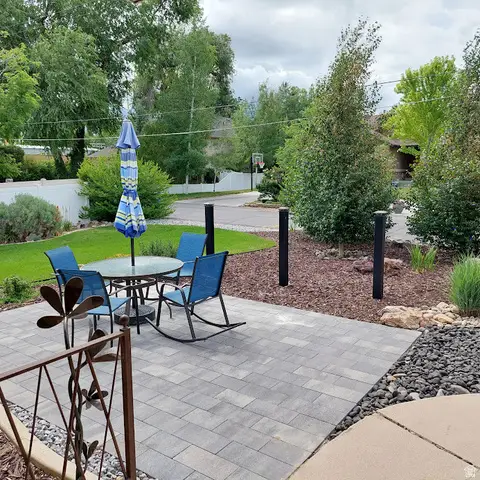 1285 E Jeanne Ave, Murray, UT 84121 - #3
