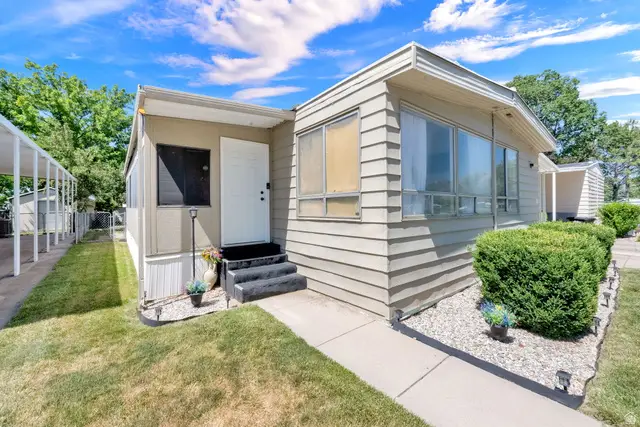 884 Storm Mountain Dr, Taylorsville, UT 84123 - #3