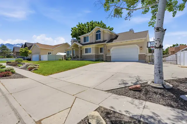 104 E Clear Creek Dr, Sandy, UT 84070 - #3
