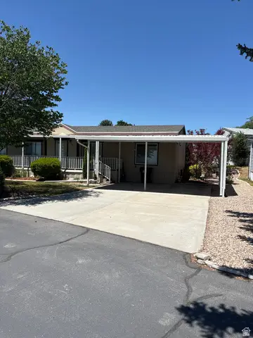27 Lakeview Dr, Layton, UT 84041 - #2