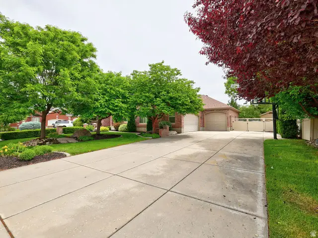11223 S Autumn Farm Dr, South Jordan, UT 84095 - #3