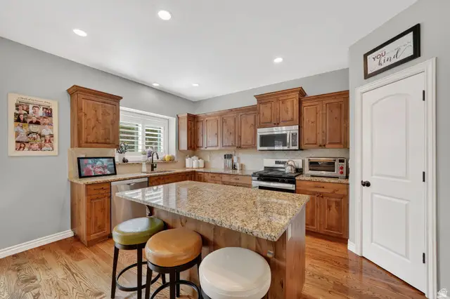 7253 S Viansa Ct, Midvale, UT 84047 - #3