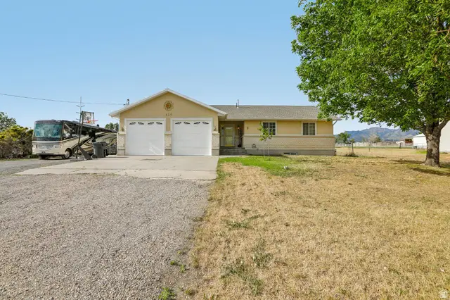 425 W Cherry St, Grantsville, UT 84029 - #3