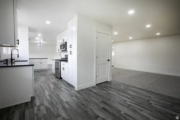 36 W Marquette Dr, Midvale, UT 84047