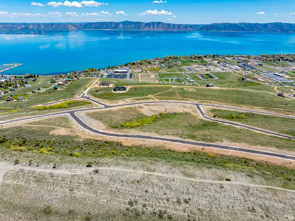 438 Lakeview Cir #32, Garden City, UT 84028