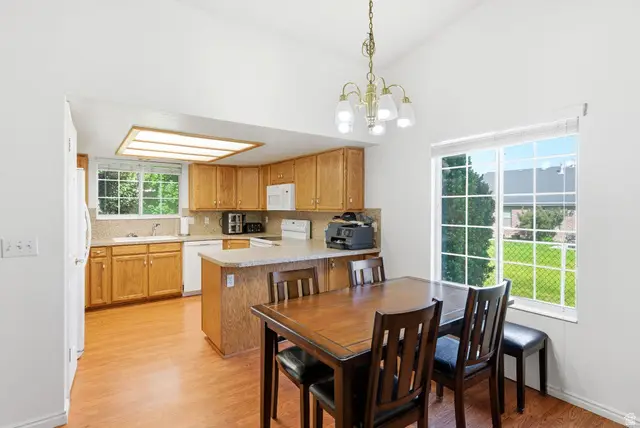 398 S Main St, Kaysville, UT 84037 - #2