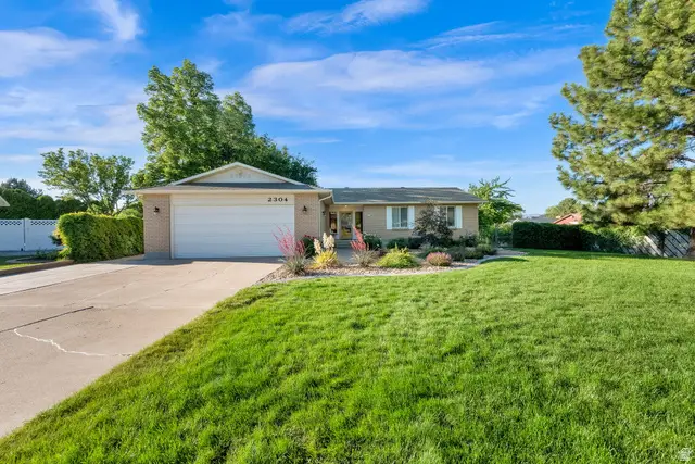 2304 W Bonanza Cir, South Jordan, UT 84095 - #1