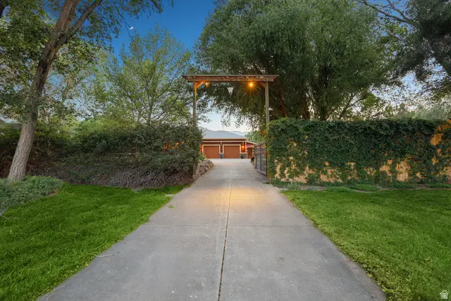 291 N Cooley St W, Grantsville, UT 84029 - #3