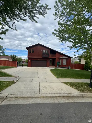9650 S Buttonwood Dr, Sandy, UT 84092