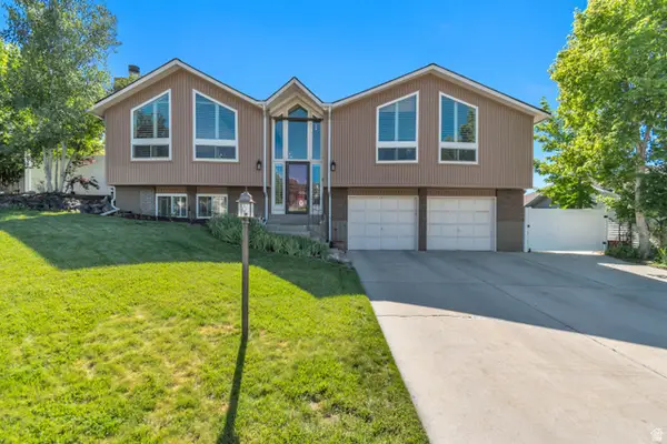 9832 S Falconhurst Dr E, Sandy, UT 84092