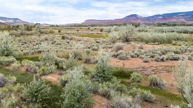 400 S River View Dr E, Torrey, UT 84775 - #3