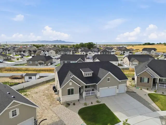 8665 Halloran Ct, Lake Point, UT 84074 - #2