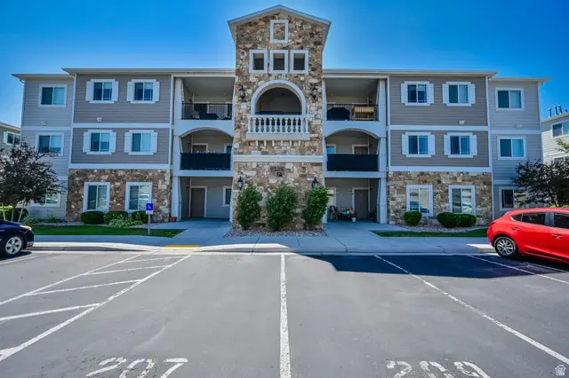 211 W Ridge Rd, Saratoga Springs, UT 84045 - #1
