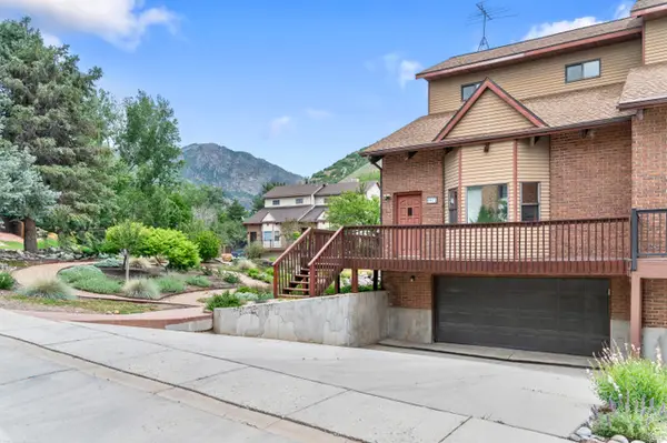 7977 S Sunnyoak Cir E, Cottonwood Heights, UT 84121