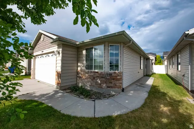238 N Caleb Dr, North Salt Lake, UT 84054 - #2