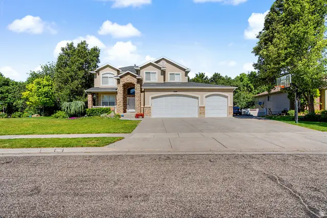 1366 Fox Pointe Dr, Kaysville, UT 84037 - #2