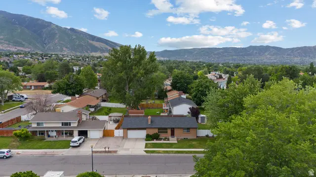 812 Stormy Creek Rd, Sandy, UT 84094 - #3
