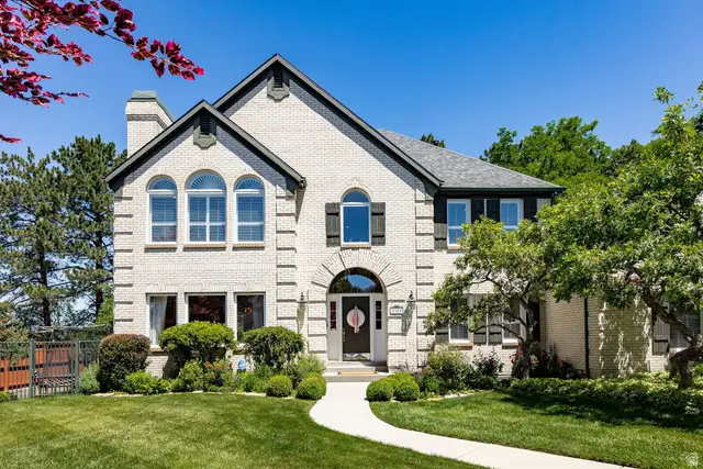 3329 E Tall Pine Ln S, Cottonwood Heights, UT 84121 - #1