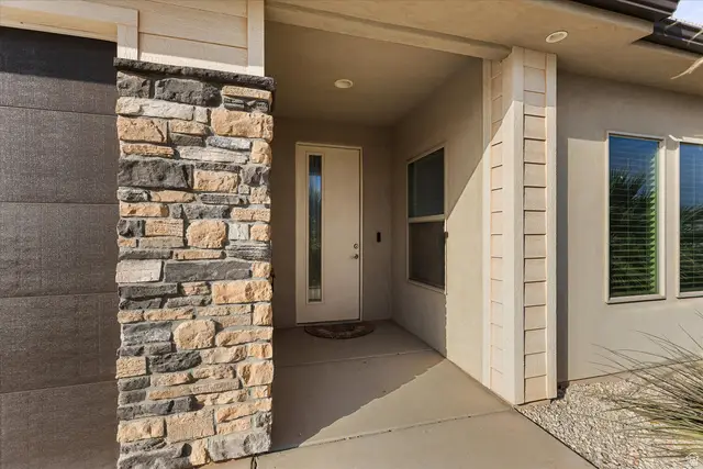 3678 E Mesa Rock Dr, Saint George, UT 84790 - #2