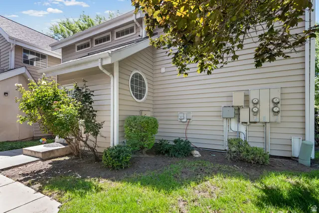 5458 S Lighthouse Rd, Taylorsville, UT 84123 - #3