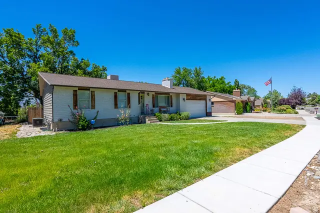 10446 S Weeping Willow Dr, Sandy, UT 84070 - #2