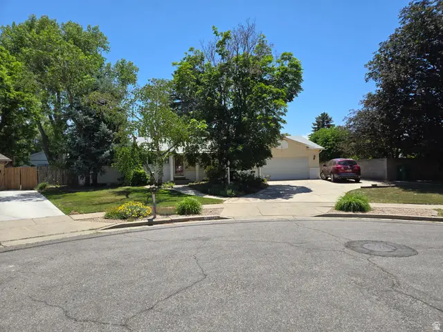 1700 E Calann Dr, Holladay, UT 84121 - #1