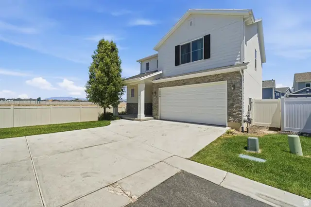 1706 W Parkview Dr, Syracuse, UT 84075 - #3