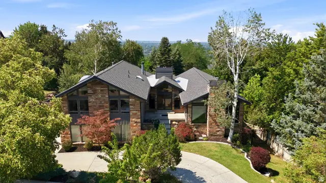 6458 S Canyon Cove Dr E, Holladay, UT 84121 - #2