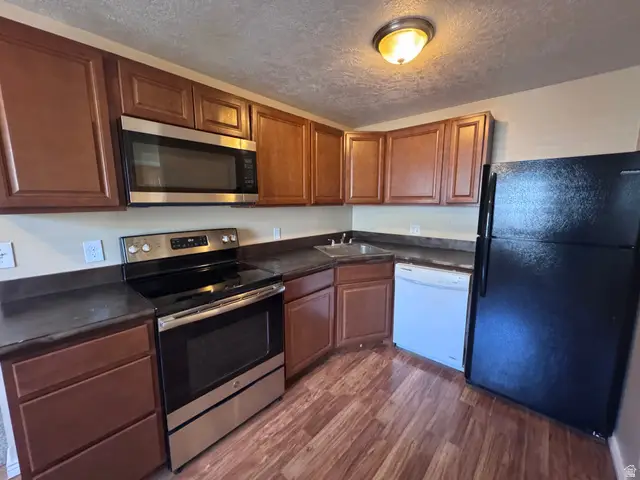 2182 W 5600 S, Roy, UT 84067 - #1